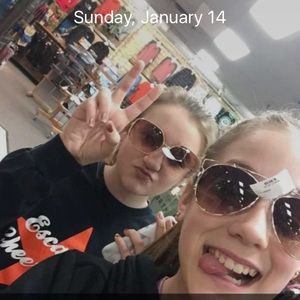 Meet your Posher, Abbie